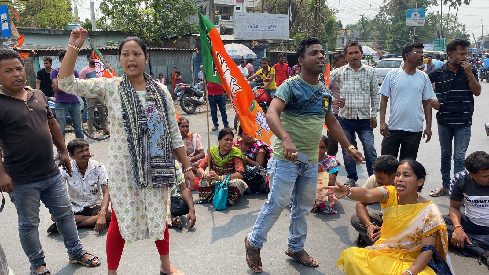 BJP Stages Road Blockade In Fulbari In Support Of Bengal Bandh, Several ...