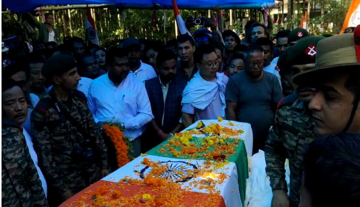 Indian Army Jawan martyred in a snowstorm in Kargil cremated with state ...