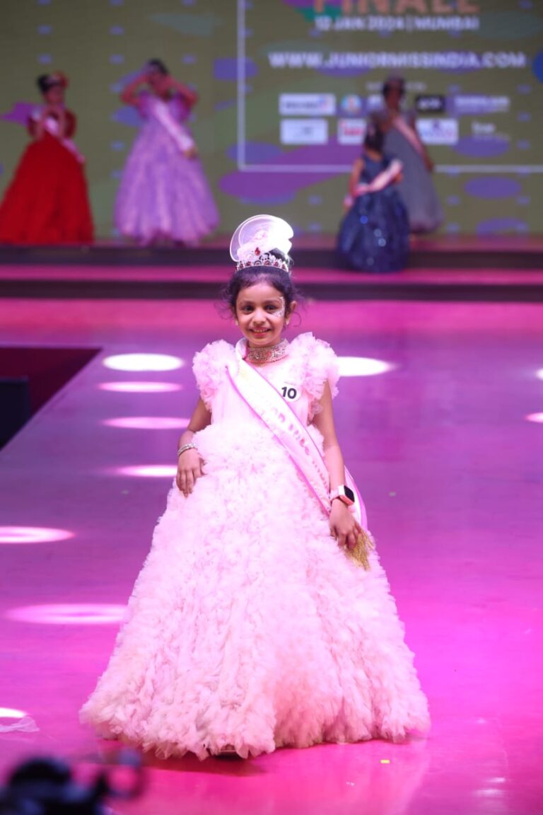 Siliguri's Lavisha Garg crowned "Miss Beautiful Smile 2024" at Junior ...