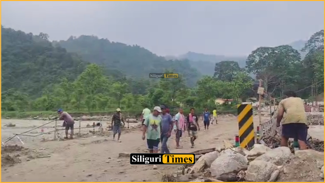 Temporary bridge repair underway in Dudhia as Balason River water level recedes