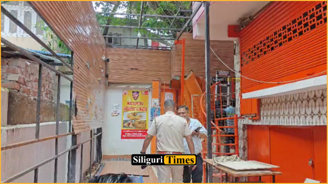 Tin shed demolished by SMC over alleged road encroachment in Ward No. 11